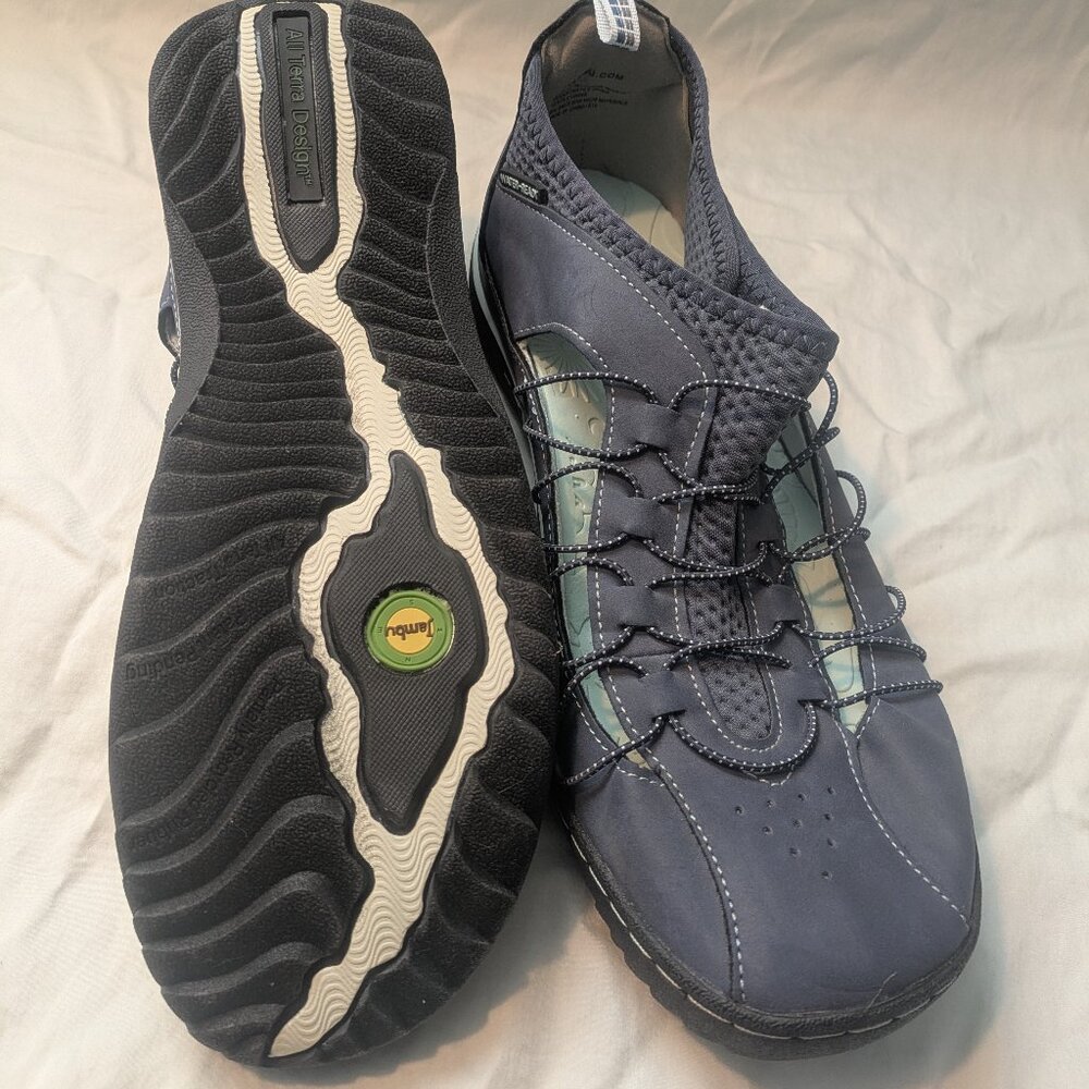 Jambu Water Shoes Never Worn